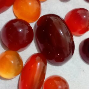 باسلام بارخونه عقیق یمنی سه پوست پرتغالی سلیمانی سرخ به صورت تکی و عمده قیمت هر عدد 300هزار تومان درشت و ریز انواع اندازه های مختلف